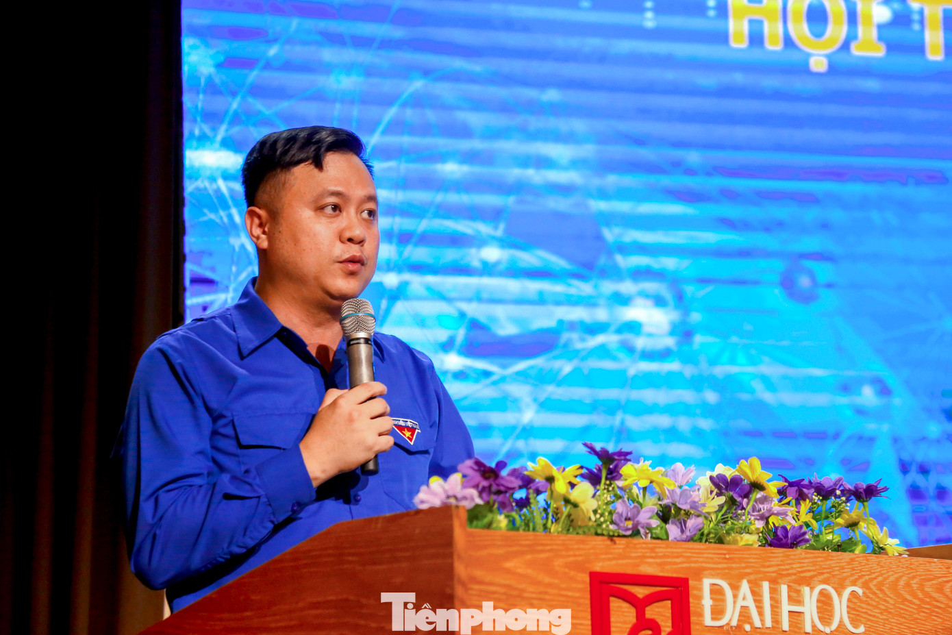 Anh Lê Công Hùng - Bí thư Thành Đoàn Đà Nẵng phát biểu tại buổi trao giải. Anh Lê Công Hùng - Bí thư Thành Đoàn Đà Nẵng phát biểu tại buổi trao giải.