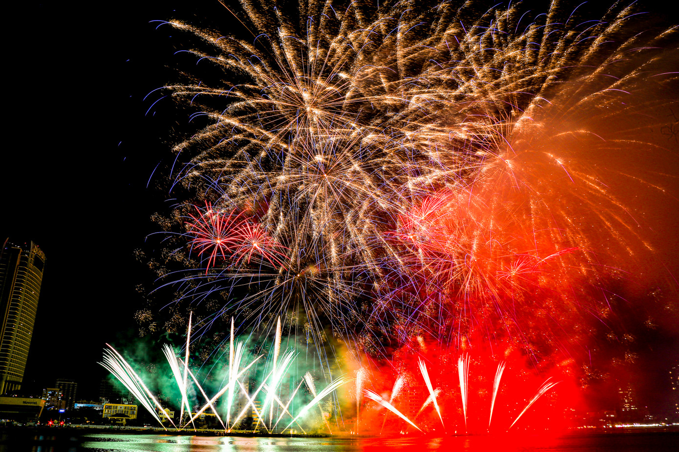 Một lần nữa, đội Ý khẳng định đẳng cấp trình diễn, đồng thời gửi gắm thông điệp về một Đà Nẵng đang vươn mình mạnh mẽ, sẵn sàng bứt phá bằng công nghệ, ánh sáng và sự sáng tạo không ngừng.