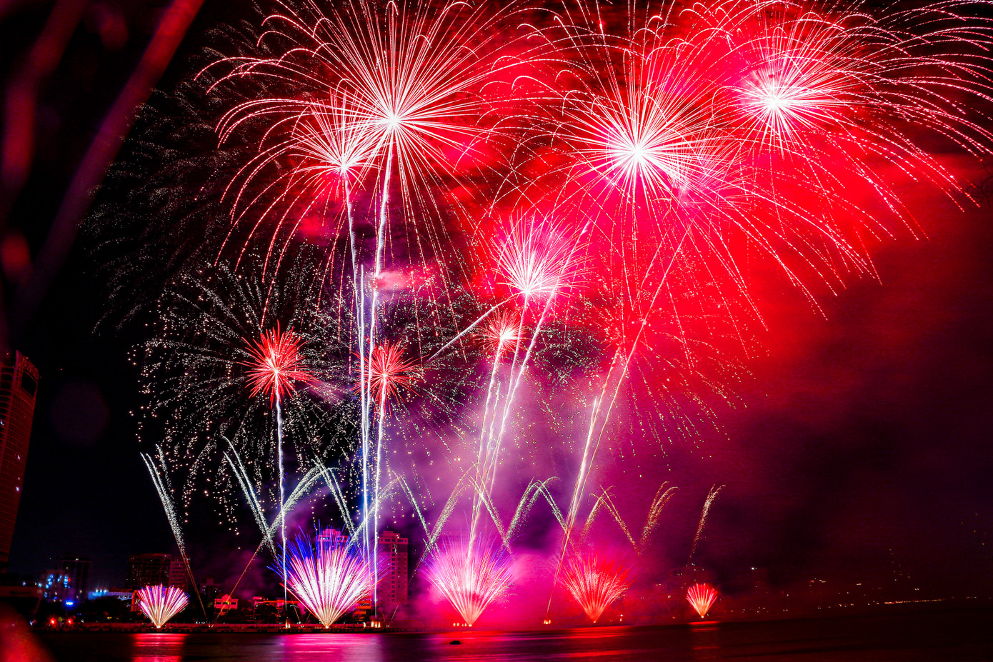 Với “Vũ điệu rồng bay”, Faseecom không chỉ chinh phục khán giả bằng kỹ thuật hiện đại mà còn thể hiện bản sắc văn hóa riêng biệt, như một làn sóng Hallyu bùng cháy giữa bầu trời Đà Nẵng.