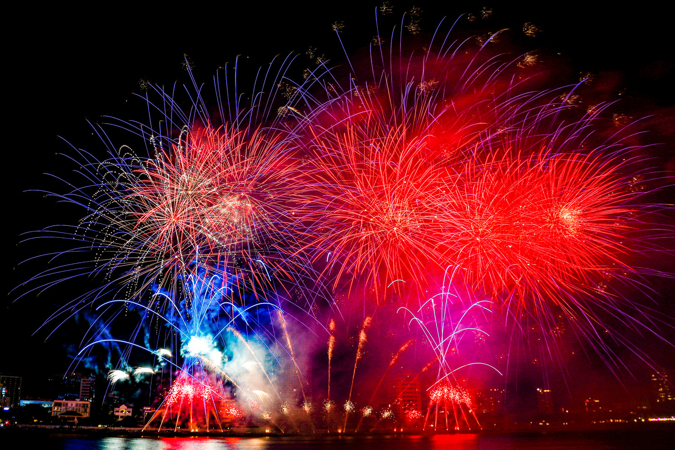 Một lần nữa, đội Ý khẳng định đẳng cấp trình diễn, đồng thời gửi gắm thông điệp về một Đà Nẵng đang vươn mình mạnh mẽ, sẵn sàng bứt phá bằng công nghệ, ánh sáng và sự sáng tạo không ngừng.