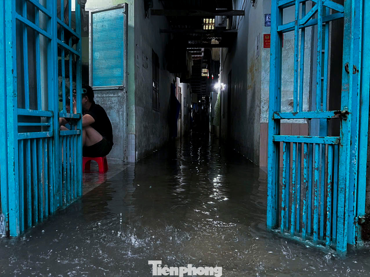 Khu vực rốn lũ Mẹ Suốt nước ngập sâu từ sáng sớm.