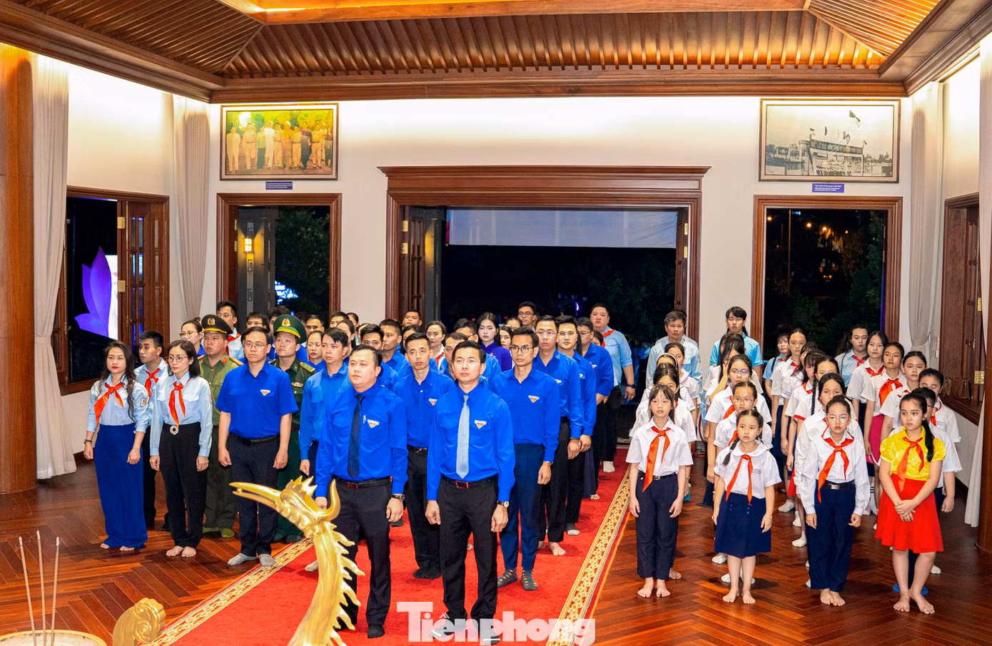 Chương trình là hoạt động chính trị, giáo dục có ý nghĩa sâu sắc, nhằm ôn lại truyền thống vẻ vang của dân tộc, tôn vinh những giá trị to lớn trong tư tưởng, đạo đức, phong cách Hồ Chí Minh. Đồng thời ghi nhận những đóng góp xuất sắc của các tập thể, cá nhân tiêu biểu trong học tập và làm theo lời Bác trong giai đoạn mới. Ảnh: Duy Quốc. Chương trình là hoạt động chính trị, giáo dục có ý nghĩa sâu sắc, nhằm ôn lại truyền thống vẻ vang của dân tộc, tôn vinh những giá trị to lớn trong tư tưởng, đạo đức, phong cách Hồ Chí Minh. Đồng thời ghi nhận những đóng góp xuất sắc của các tập thể, cá nhân tiêu biểu trong học tập và làm theo lời Bác trong giai đoạn mới. Ảnh: Duy Quốc.