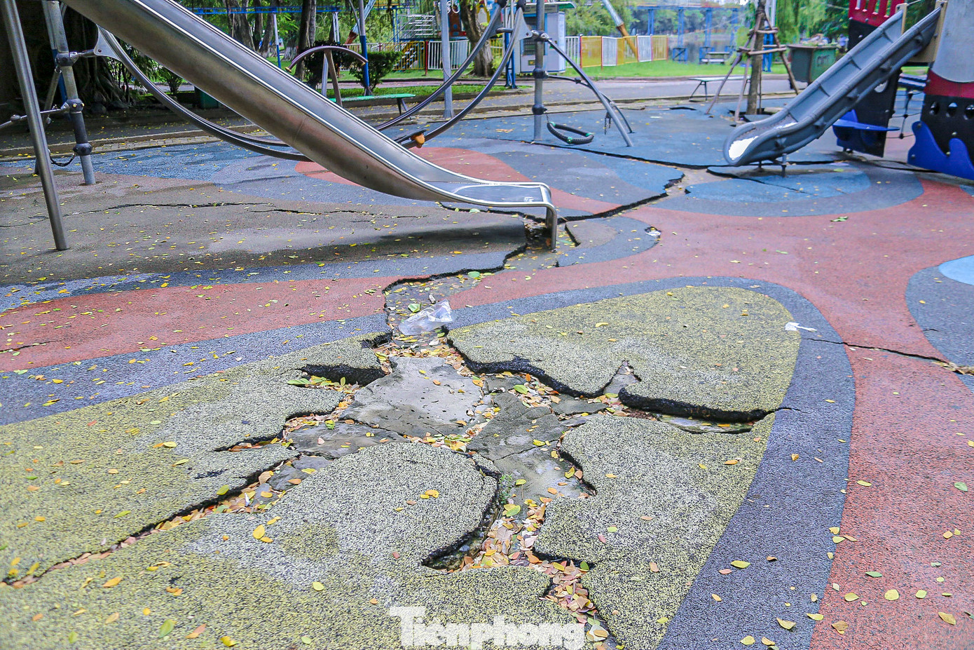 Nhưng đầu tháng 10 vừa qua, Sở Kế hoạch và Đầu tư TP. Đà Nẵng cho biết, Ban quản lý dự án Đầu tư xây dựng các công trình dân dụng và công nghiệp Đà Nẵng (chủ đầu tư) xin lùi thời gian khởi công Dự án đầu tư nâng cấp, cải tạo công viên 29-3 đến tháng 2/2025. Nhưng đầu tháng 10 vừa qua, Sở Kế hoạch và Đầu tư TP. Đà Nẵng cho biết, Ban quản lý dự án Đầu tư xây dựng các công trình dân dụng và công nghiệp Đà Nẵng (chủ đầu tư) xin lùi thời gian khởi công Dự án đầu tư nâng cấp, cải tạo công viên 29-3 đến tháng 2/2025.