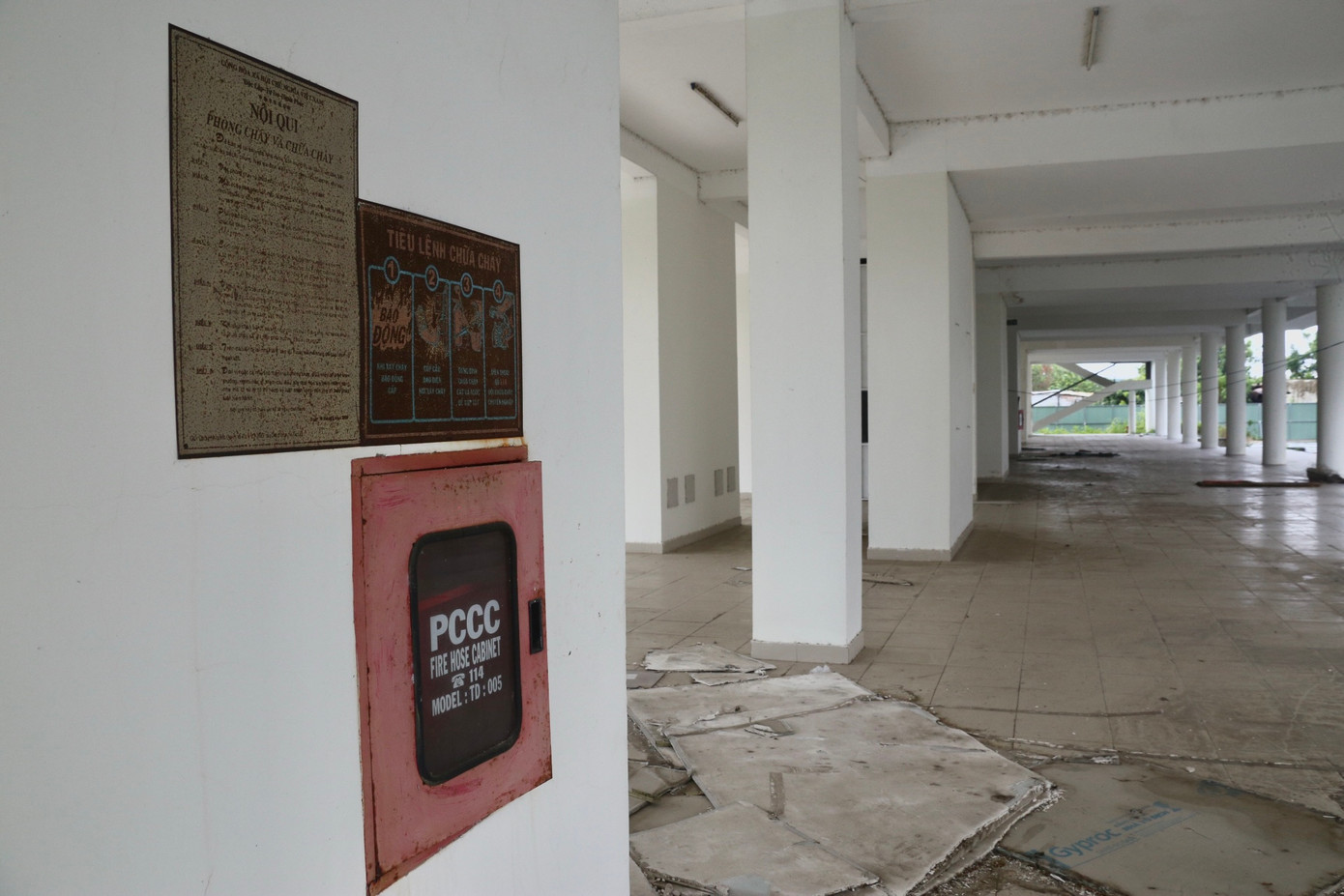 Tháng 8/2023, UBND thành phố Đà Nẵng đã kiến nghị Thủ tướng chính phủ cho phép chuyển đổi công năng 2 dự án, khu KTX sinh viên tập trung phía Tây thành phố và khu KTX tập trung phía Tây thành phố mở rộng sang nhà ở cho công nhân. Việc chuyển đổi hai khu ký túc xá sang nhà ở xã hội nhằm giải quyết nhu cầu nhà ở cho công nhân tại khu vực quận Liên Chiểu. Tháng 8/2023, UBND thành phố Đà Nẵng đã kiến nghị Thủ tướng chính phủ cho phép chuyển đổi công năng 2 dự án, khu KTX sinh viên tập trung phía Tây thành phố và khu KTX tập trung phía Tây thành phố mở rộng sang nhà ở cho công nhân. Việc chuyển đổi hai khu ký túc xá sang nhà ở xã hội nhằm giải quyết nhu cầu nhà ở cho công nhân tại khu vực quận Liên Chiểu.