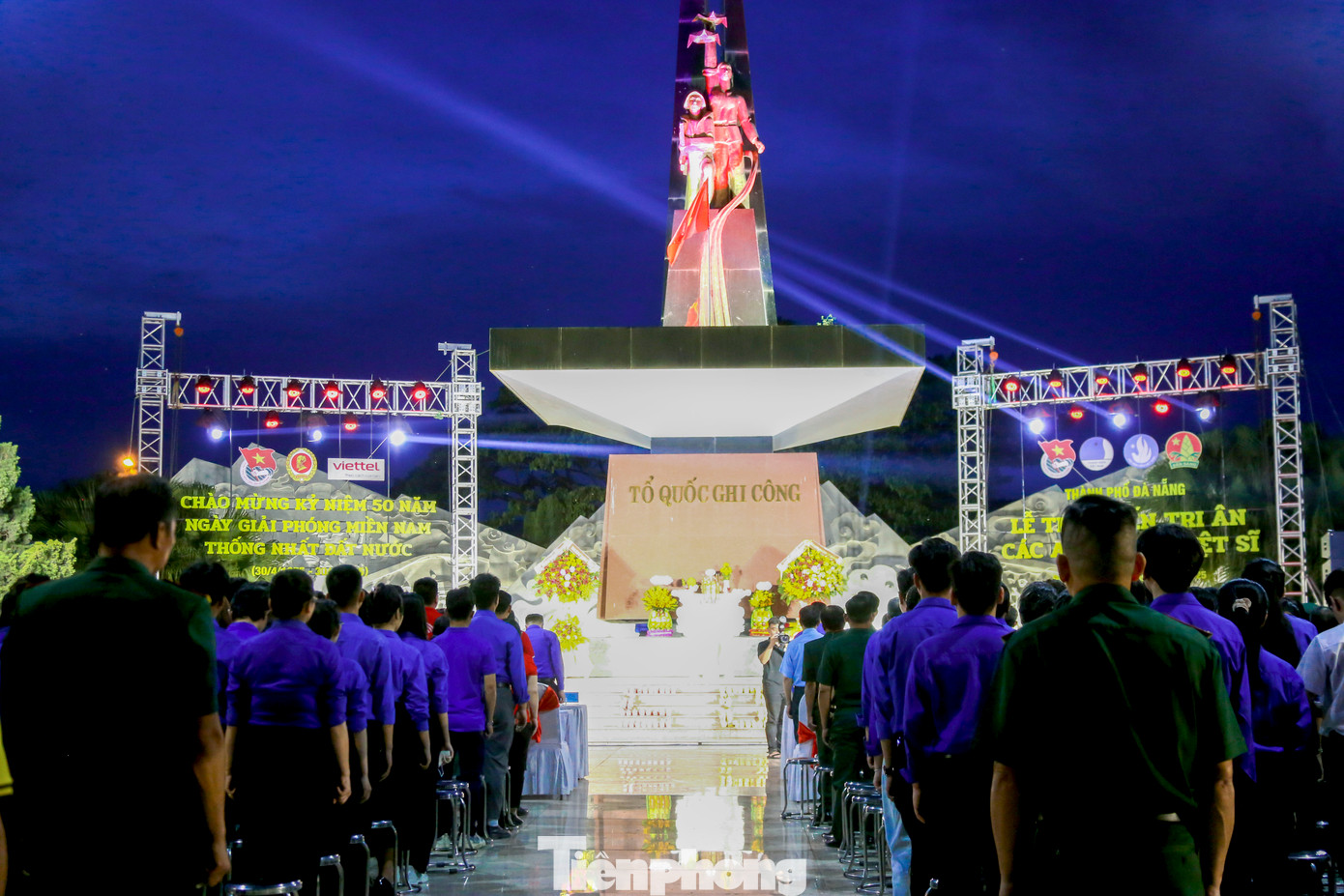 Buổi lễ diễn ra trong không khí trang nghiêm, xúc động, thể hiện lòng biết ơn sâu sắc của thế hệ trẻ đối với những hy sinh to lớn của các anh hùng, liệt sĩ đã ngã xuống vì độc lập, tự do của Tổ quốc.