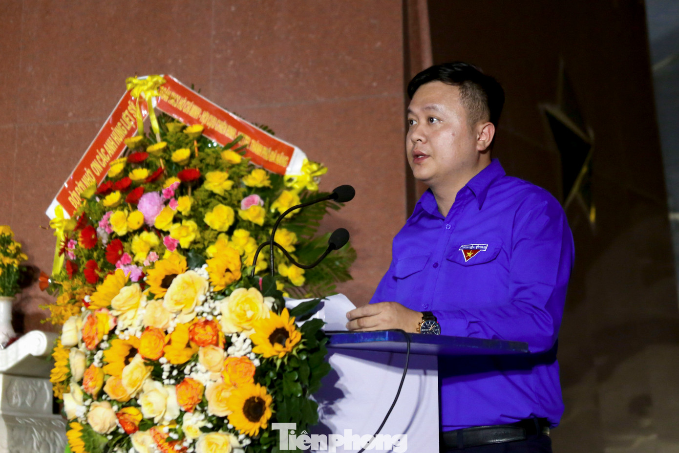 Anh Lê Công Hùng – Bí thư Thành Đoàn Đà Nẵng nhấn mạnh: &quot;Mỗi ngọn nến được thắp lên là lời nhắc nhở về sự hy sinh thầm lặng nhưng vô cùng cao cả của các thế hệ đi trước. Chúng tôi nguyện sống xứng đáng với sự hy sinh to lớn của các thế hệ đi trước, không ngừng rèn luyện, cống hiến, phát huy tinh thần yêu nước, ra sức đoàn kết, tiên phong, sáng tạo, quyết tâm hoàn thành xuất sắc nhiệm vụ được giao. Đồng thời, chúng tôi sẽ đóng góp tích cực vào sự phát triển bền vững, giàu mạnh của thành phố Đà Nẵng và đất nước&quot;, anh Hùng nói.