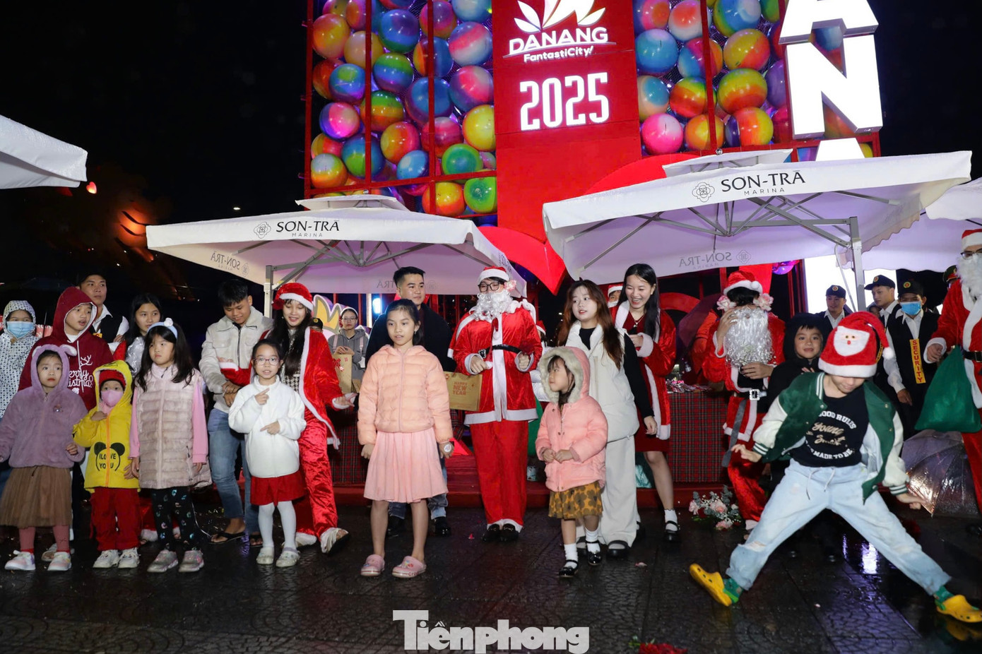 Các hoạt động vui chơi trong mùa Giáng sinh tại TP. Đà Nẵng cũng được diễn ra hết sức sôi động.