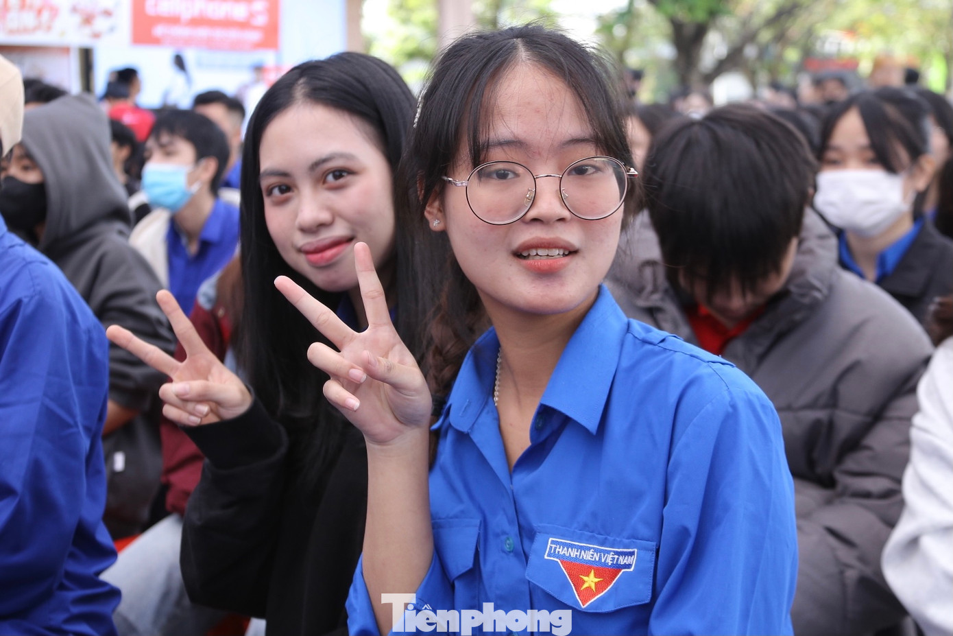 Bạn Nguyễn Nhật Oanh - sinh viên Đại học Kinh Tế cho biết: "Đến với ngày hội hôm nay em được tham gia nhiều hoạt động rất ý nghĩa, được học hỏi nhiều điều bổ ích từ anh chị đi trước. Em mong sẽ có nhiều chương trình như thế này hơn nữa để các bạn sinh viên được rèn luyện, học hỏi, phát triển bản thân." Bạn Nguyễn Nhật Oanh - sinh viên Đại học Kinh Tế cho biết: "Đến với ngày hội hôm nay em được tham gia nhiều hoạt động rất ý nghĩa, được học hỏi nhiều điều bổ ích từ anh chị đi trước. Em mong sẽ có nhiều chương trình như thế này hơn nữa để các bạn sinh viên được rèn luyện, học hỏi, phát triển bản thân."