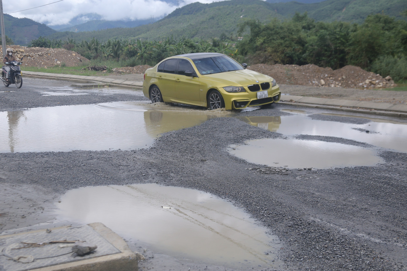 Theo kế hoạch, dự án sẽ hoàn thành vào tháng 9/2022, với tổng kinh phí được duyệt hơn 643 tỷ đồng. Tuy nhiên, đến tháng 10/2022, tại kỳ họp thứ 8, HĐND thành phố Đà Nẵng đã thống nhất, thông qua nghị quyết điều chỉnh nâng tổng mức đầu tư dự án nâng cấp, cải tạo đường DT-601 thuộc huyện Hòa Vang lên gần 725 tỷ đồng, bổ sung chi phí đền bù, giải tỏa.