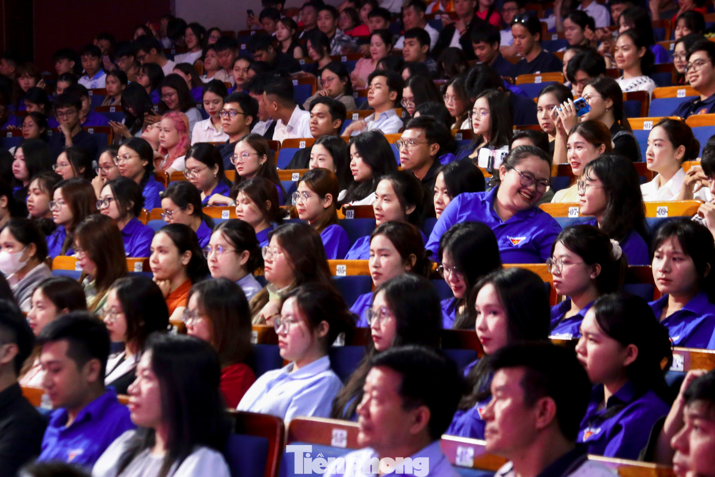 Đêm chung kết thu hút hàng nghìn bạn trẻ đến từ các trường đại học trên địa bàn thành phố Đà Nẵng. Đêm chung kết thu hút hàng nghìn bạn trẻ đến từ các trường đại học trên địa bàn thành phố Đà Nẵng.