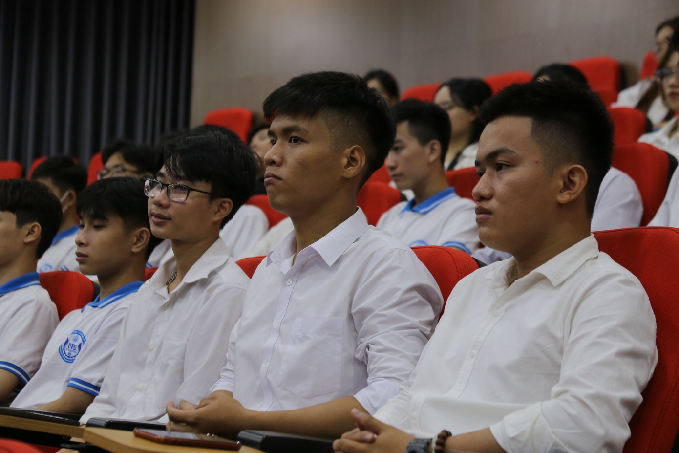 Tại chương trình, các bạn sinh viên được khích lệ, động viên, đồng thời tiếp nhận những chia sẻ về kinh nghiệm của các đội thi tham gia và đạt những thành tích cao từ các mùa trước. Cuộc thi “khởi nghiệp công nghệ trong sinh viên” lần thứ IV thôi thúc những ý tưởng đang ươm mầm trong các đoàn viên thanh niên, sinh viên xuất sắc. Tại chương trình, các bạn sinh viên được khích lệ, động viên, đồng thời tiếp nhận những chia sẻ về kinh nghiệm của các đội thi tham gia và đạt những thành tích cao từ các mùa trước. Cuộc thi “khởi nghiệp công nghệ trong sinh viên” lần thứ IV thôi thúc những ý tưởng đang ươm mầm trong các đoàn viên thanh niên, sinh viên xuất sắc.