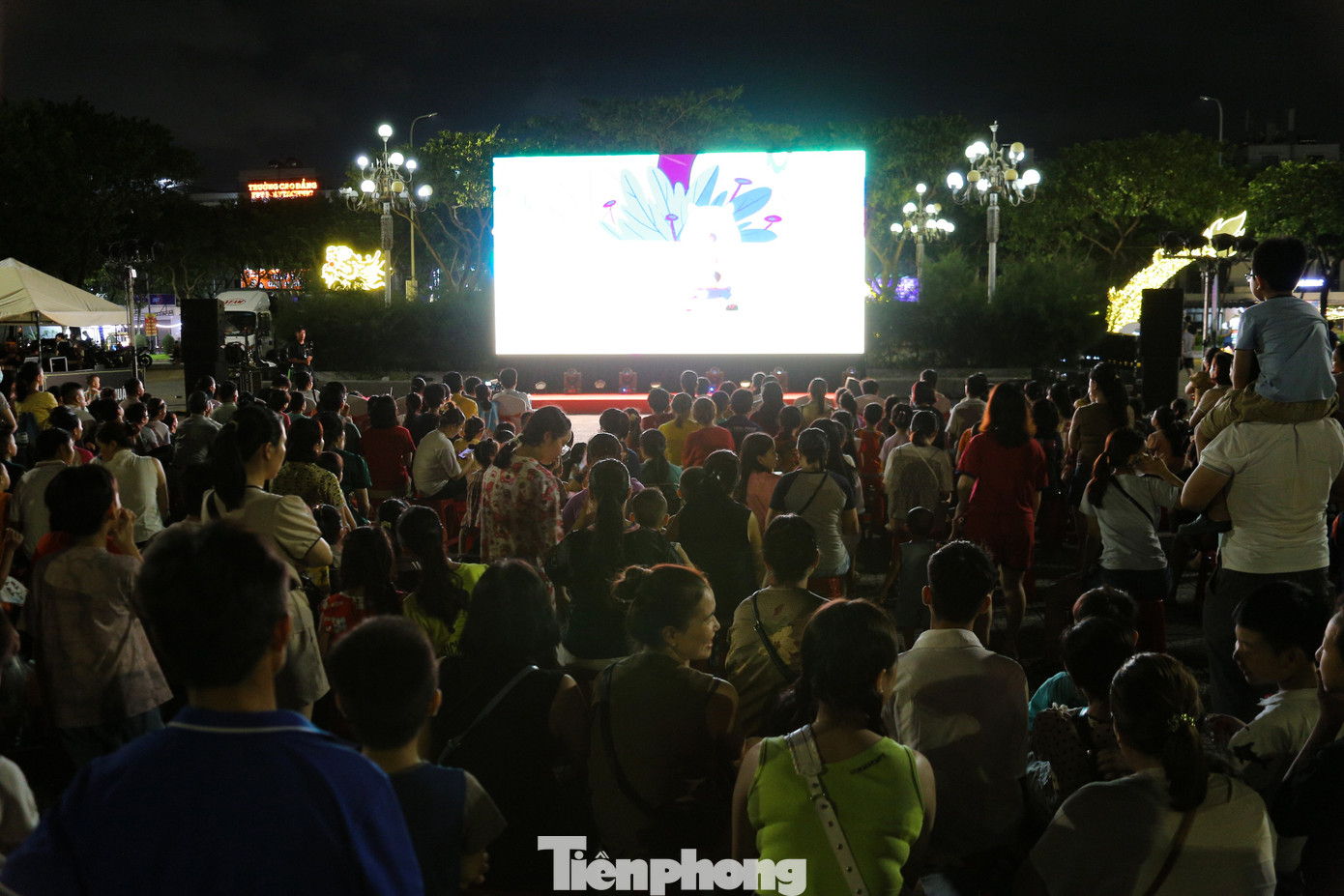 Bộ phim chiếu ngoài trời đầu tiên trong khuôn khổ LHP tại Công viên hành chính quận Liên Chiểu là phim Wolfoo và hòn đảo kỳ bí.