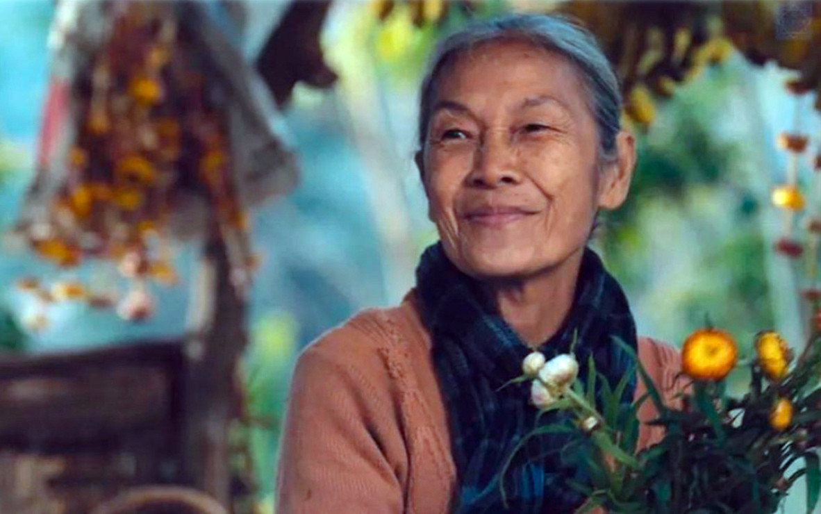 Bà Hai giống nhân vật kịch hơn phim. Bà Hai giống nhân vật kịch hơn phim.