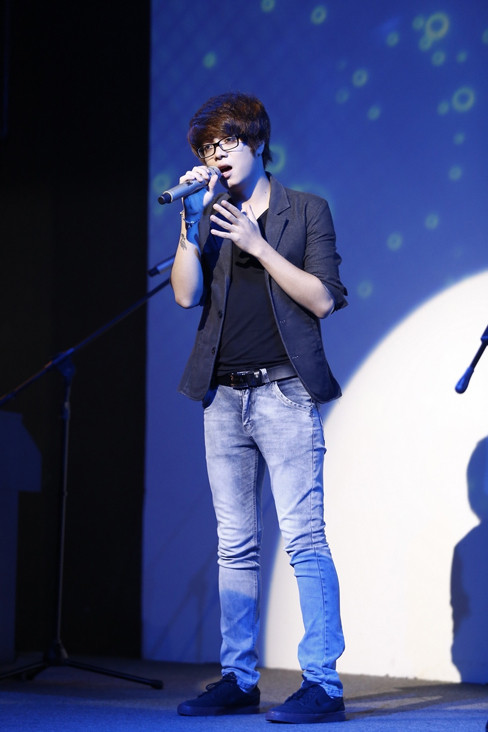 Ca sĩ Bùi Anh Tuấn