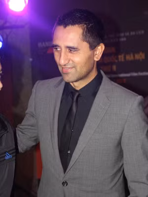 Cliff Curtis, nam diễn viên New Zealand, thành viên BGK . Cliff Curtis, nam diễn viên New Zealand, thành viên BGK