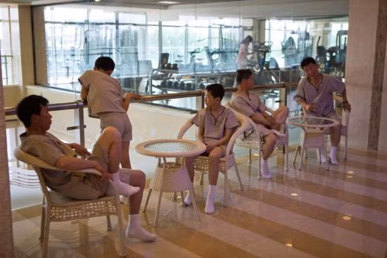 Khu vực thể dục thể thao tại trung tâm thu hút nhiều phụ huynh và học sinh 