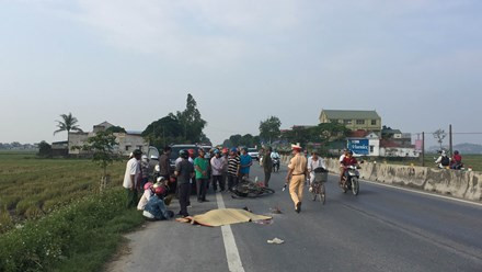 BẢN TIN ATGT: Xe 7 chỗ tông xe đạp điện, 2 người tử vong ảnh 3