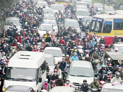 Cảnh tắc đường thường thấy ở nội đô Hà Nội Ảnh: Hồng Vĩnh.