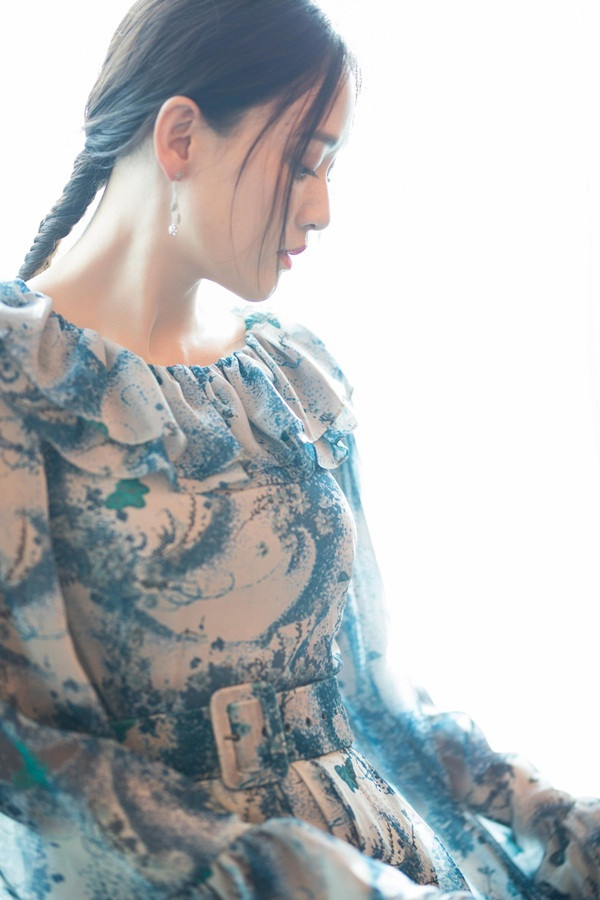 Ngỡ ngàng nét trẻ trung mong manh của ‘Đông Phương Bất Bại’ U40 ảnh 7