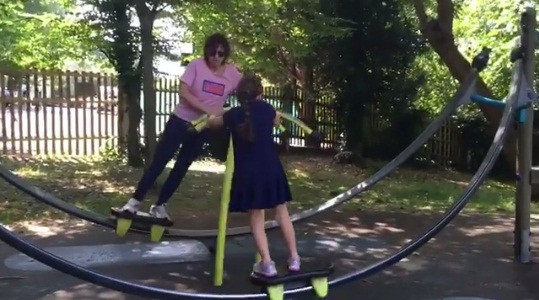 Giọng nữ khàn của ca khúc kinh điển ‘Mùa hè Italia’ giờ ra sao? ảnh 10