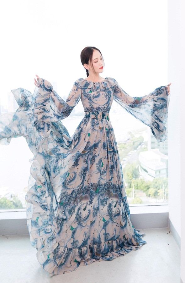 Ngỡ ngàng nét trẻ trung mong manh của ‘Đông Phương Bất Bại’ U40 ảnh 9