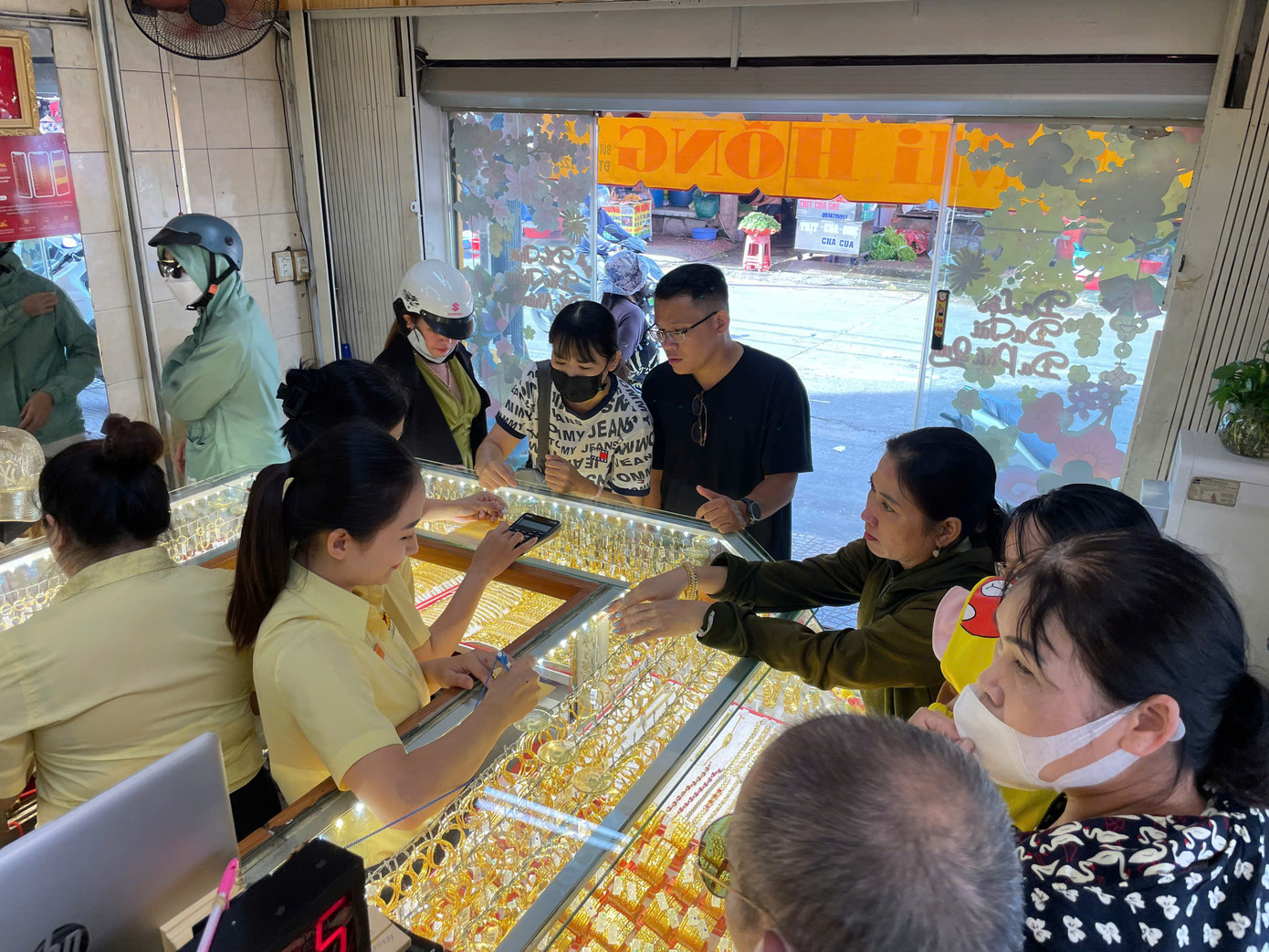 Cửa hàng không nhận đặt cọc trước.