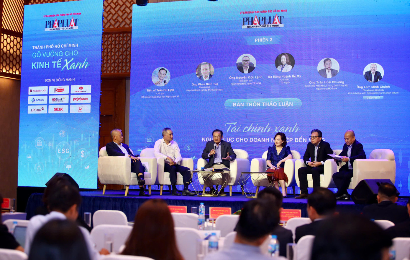 TS. Trần Du Lịch cho rằng, các tổ chức tín dụng cần đóng vai trò chủ động hơn trong việc thúc đẩy tín dụng xanh. TS. Trần Du Lịch cho rằng, các tổ chức tín dụng cần đóng vai trò chủ động hơn trong việc thúc đẩy tín dụng xanh.