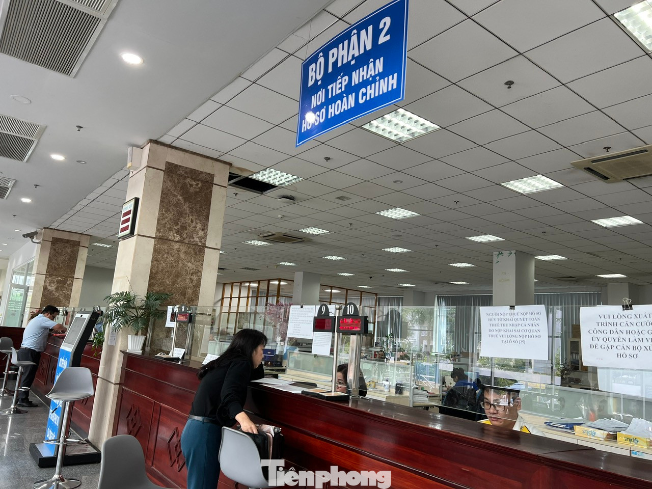 Doanh nghiệp tìm hiểu các vấn đề về thuế tại Cục Thuế TPHCM. Doanh nghiệp tìm hiểu các vấn đề về thuế tại Cục Thuế TPHCM.