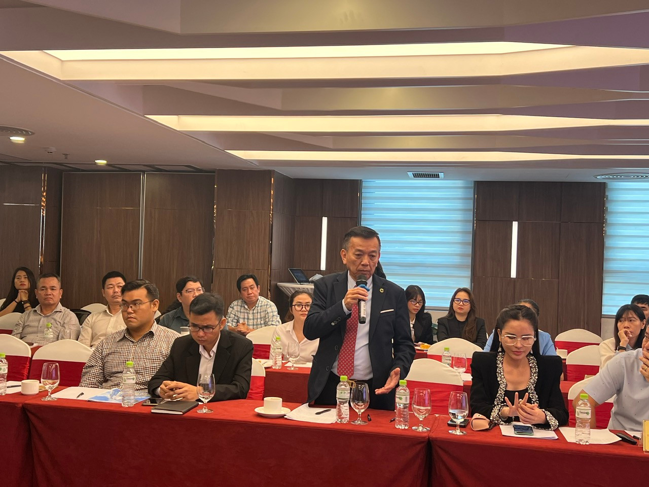 Doanh nghiệp cho biết những tin đồn thất thiệt trên mạng xã hội không chỉ ảnh hưởng đến danh dự, uy tín mà còn gây nhiều hệ lụy về đầu tư, hợp tác kinh doanh... Doanh nghiệp cho biết những tin đồn thất thiệt trên mạng xã hội không chỉ ảnh hưởng đến danh dự, uy tín mà còn gây nhiều hệ lụy về đầu tư, hợp tác kinh doanh...