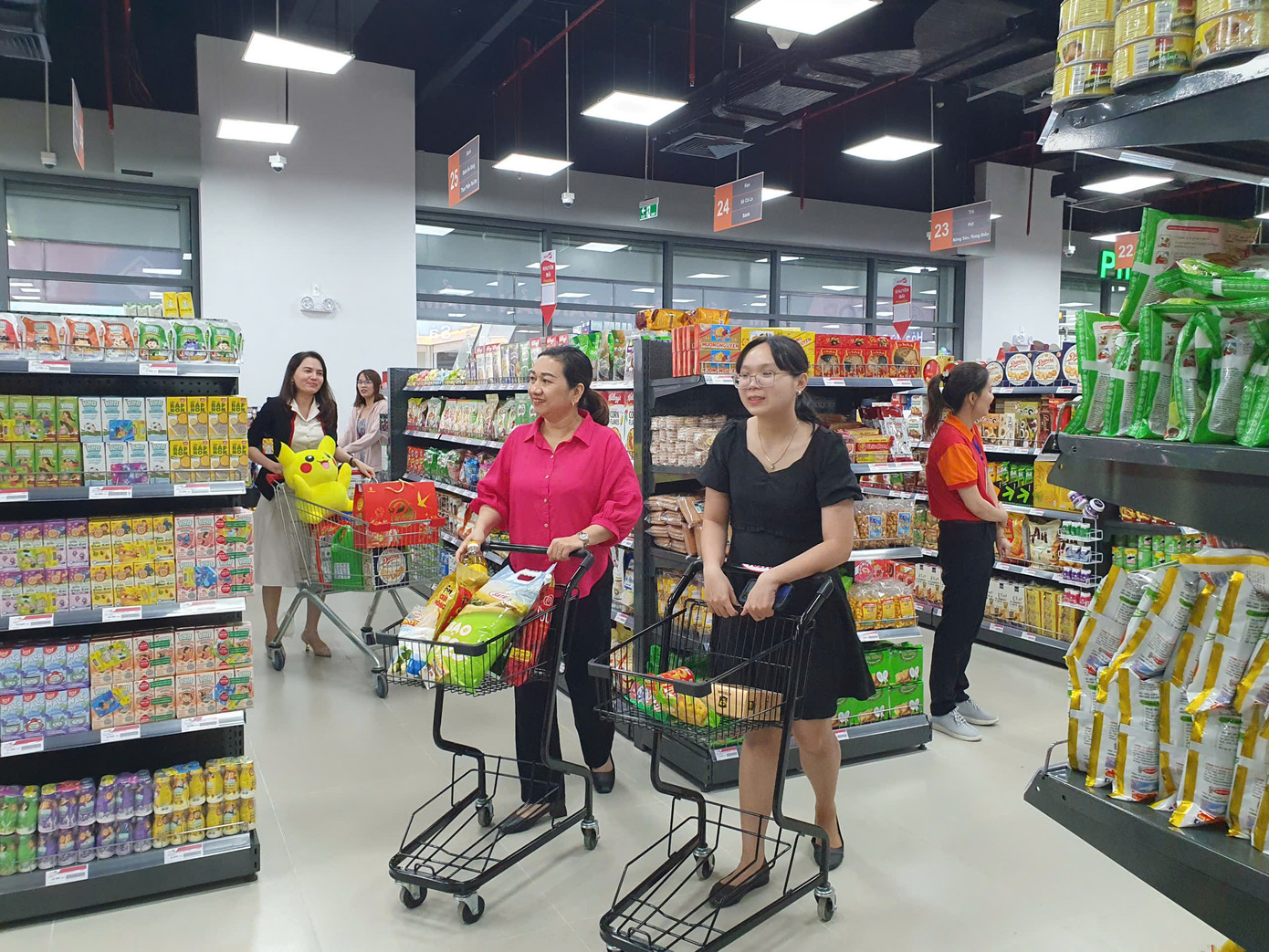 Các siêu thị tăng cường kiểm soát nguồn gốc hàng hóa, giúp khách hàng yên tâm mua sắm