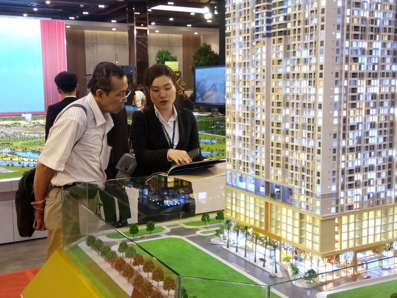 Ngân hàng Nhà nước chi nhánh TPHCM đề xuất giải pháp hỗ trợ tín dụng mua nhà ở xã hội Ngân hàng Nhà nước chi nhánh TPHCM đề xuất giải pháp hỗ trợ tín dụng mua nhà ở xã hội