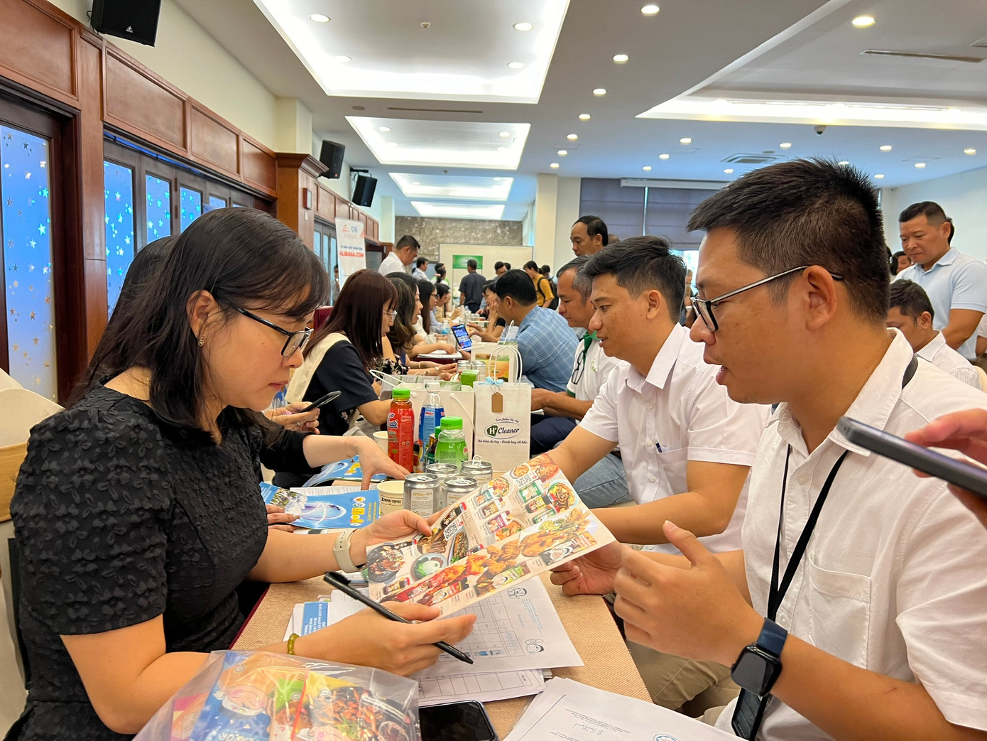 DN chào hàng đến các siêu thị.