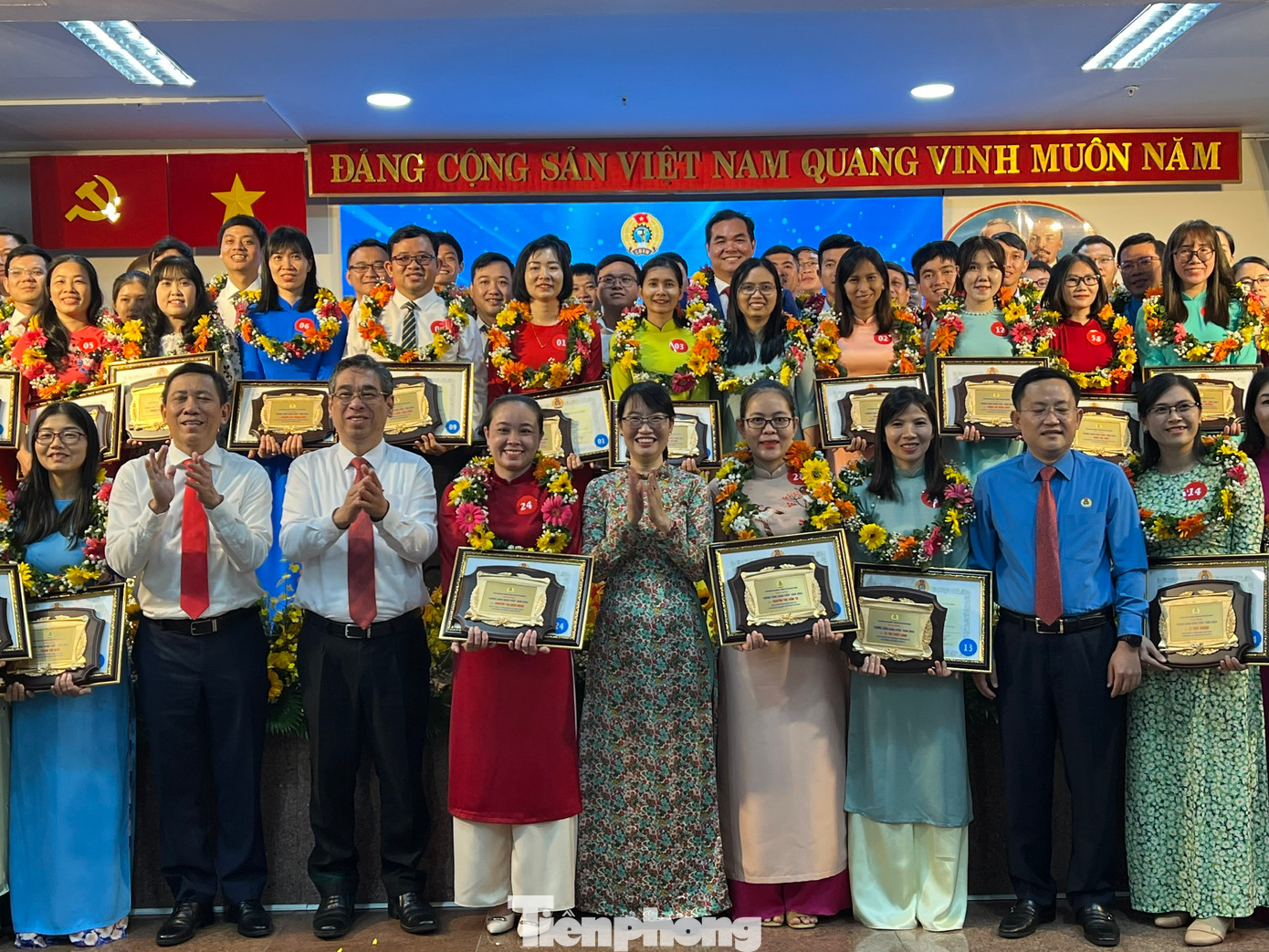 Các đảng viên được tuyên dương "Gương sáng đảng viên" năm 2024