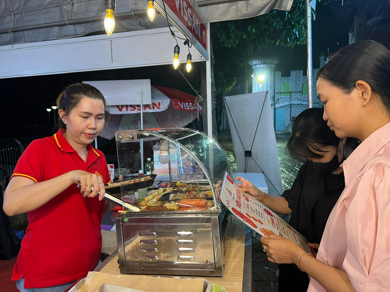 Món ăn vặt tuổi thơ được gen Z yêu thích