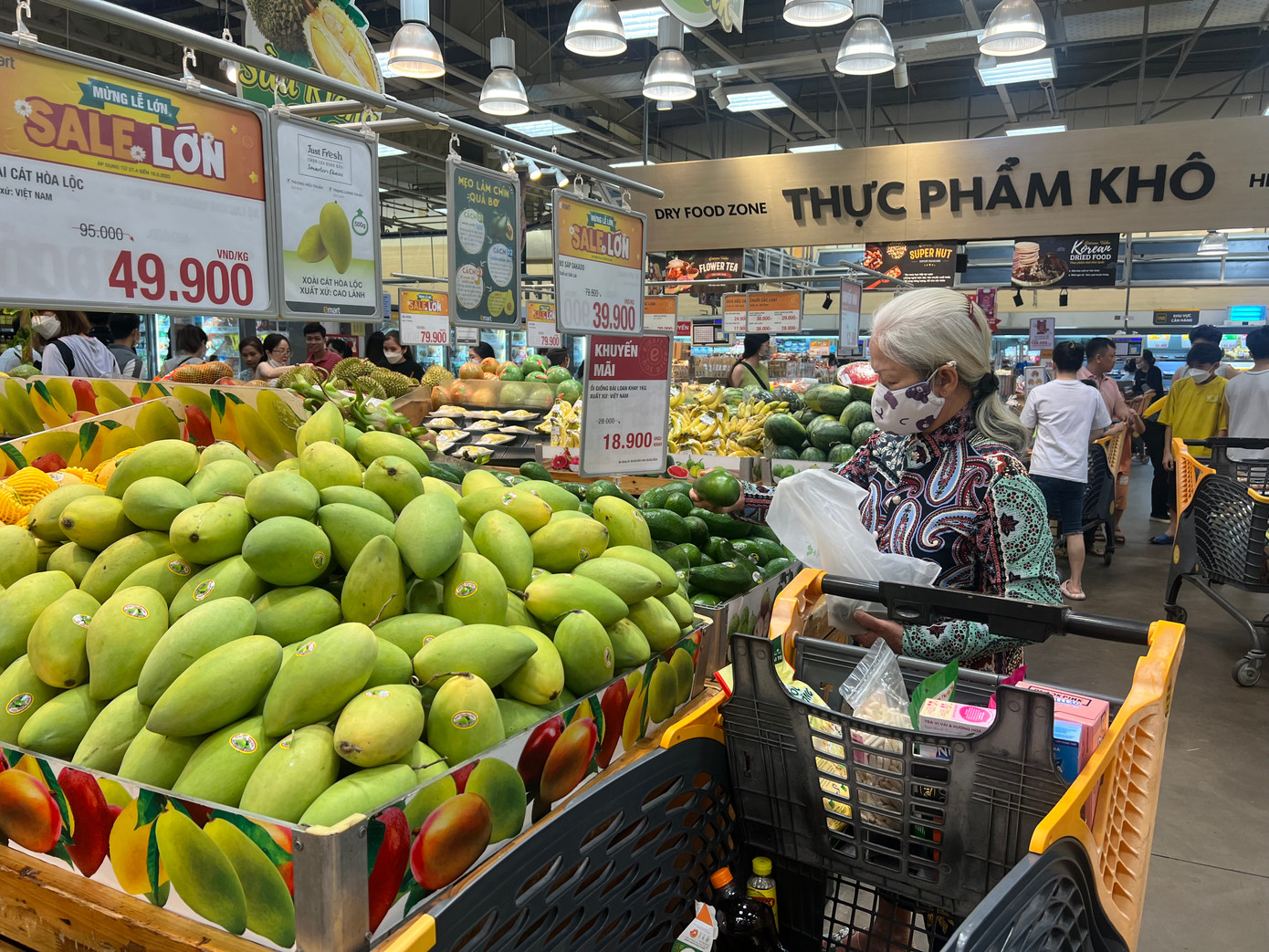 Hàng Việt cần phải được đầu tư bài bản, mang tính thương hiệu quốc gia, đáp ứng các tiêu chuẩn quốc tế (ảnh: U.P).