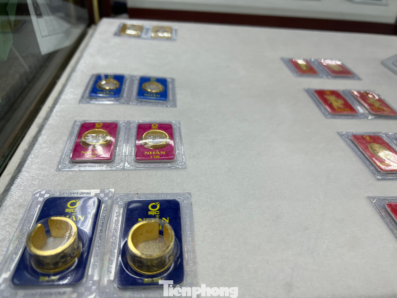 Trong ngày 11/3, vàng miếng SJC có giá 80 - 82 triệu đồng/lượng (mua - bán), vàng nhẫn trơn SJC 99,99 có giá 68,850 - 70,100 triệu đồng/lượng (mua - bán).