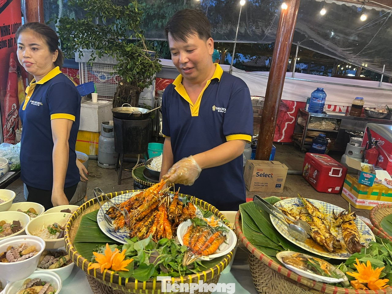 Các loại tôm, cá đặc sản miền Tây sông nước hội tụ tại lễ hội ẩm thực
