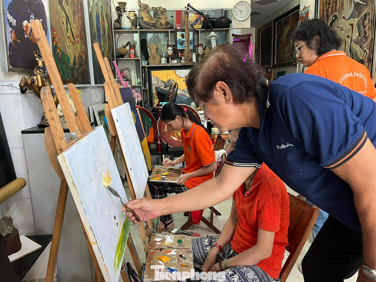 Tất cả các học viên của lớp “Âm thanh hội họa” đều được Hội Mỹ thuật TPHCM công nhận là họa sĩ khuyết tật. Qua những buổi triển lãm, một số bức tranh đã được bán. Với số tiền thu được, lớp học đã trích 25% đi làm từ thiện nhiều nơi, giúp đỡ nhiều mảnh đời khó khăn trên tinh thần nhân ái và chia sẻ; 50% thuộc về tác giả; 25% còn lại dùng để tiếp tục nuôi dưỡng lớp học. Tất cả các học viên của lớp “Âm thanh hội họa” đều được Hội Mỹ thuật TPHCM công nhận là họa sĩ khuyết tật. Qua những buổi triển lãm, một số bức tranh đã được bán. Với số tiền thu được, lớp học đã trích 25% đi làm từ thiện nhiều nơi, giúp đỡ nhiều mảnh đời khó khăn trên tinh thần nhân ái và chia sẻ; 50% thuộc về tác giả; 25% còn lại dùng để tiếp tục nuôi dưỡng lớp học.