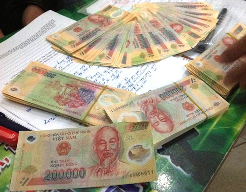 60 triệu đồng tiền giả, loại mệnh giá loại 200.000, cùng số seri