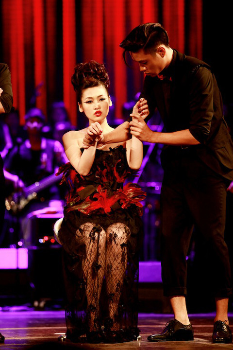 Á hậu Tú Anh và ông Phạm Vũ Tùng - GĐ Marketing của Davines Việt Nam.