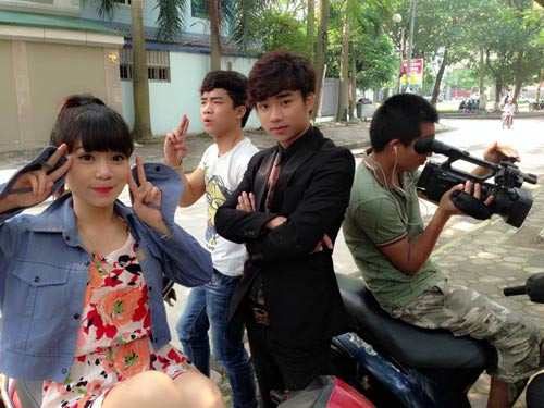 Nguyễn Hữu Công, đạo diễn MV cùng ekip thực hiện