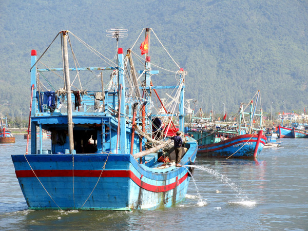 TS Đinh Xuân Thảo: Tạo điều kiện cho các hoạt động kinh tế trên biển là một hướng đi đúng đắn Ảnh: Nam Cường