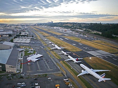 Máy bay Boeing đã được lắp ráp xong. Máy bay Boeing đã được lắp ráp xong