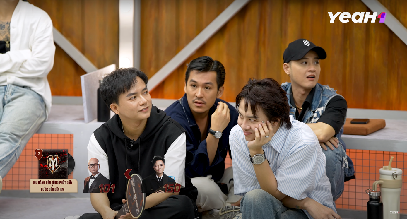 Nhà Xương rồng bàn nhau xem có nên hát opera trong tiết mục sắp tới hay không... Nhà Xương rồng bàn nhau xem có nên hát opera trong tiết mục sắp tới hay không...