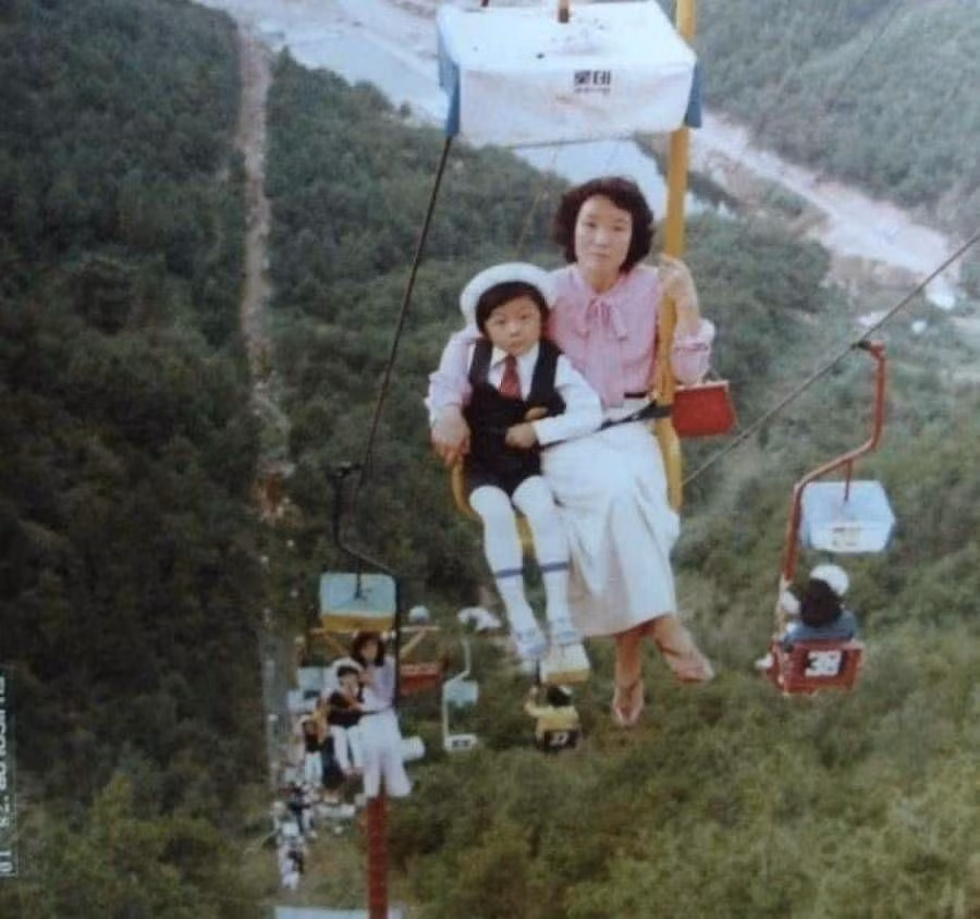 Thử thách đi cáp treo chắc hẳn khiến team sợ độ cao phải "khóc thét".