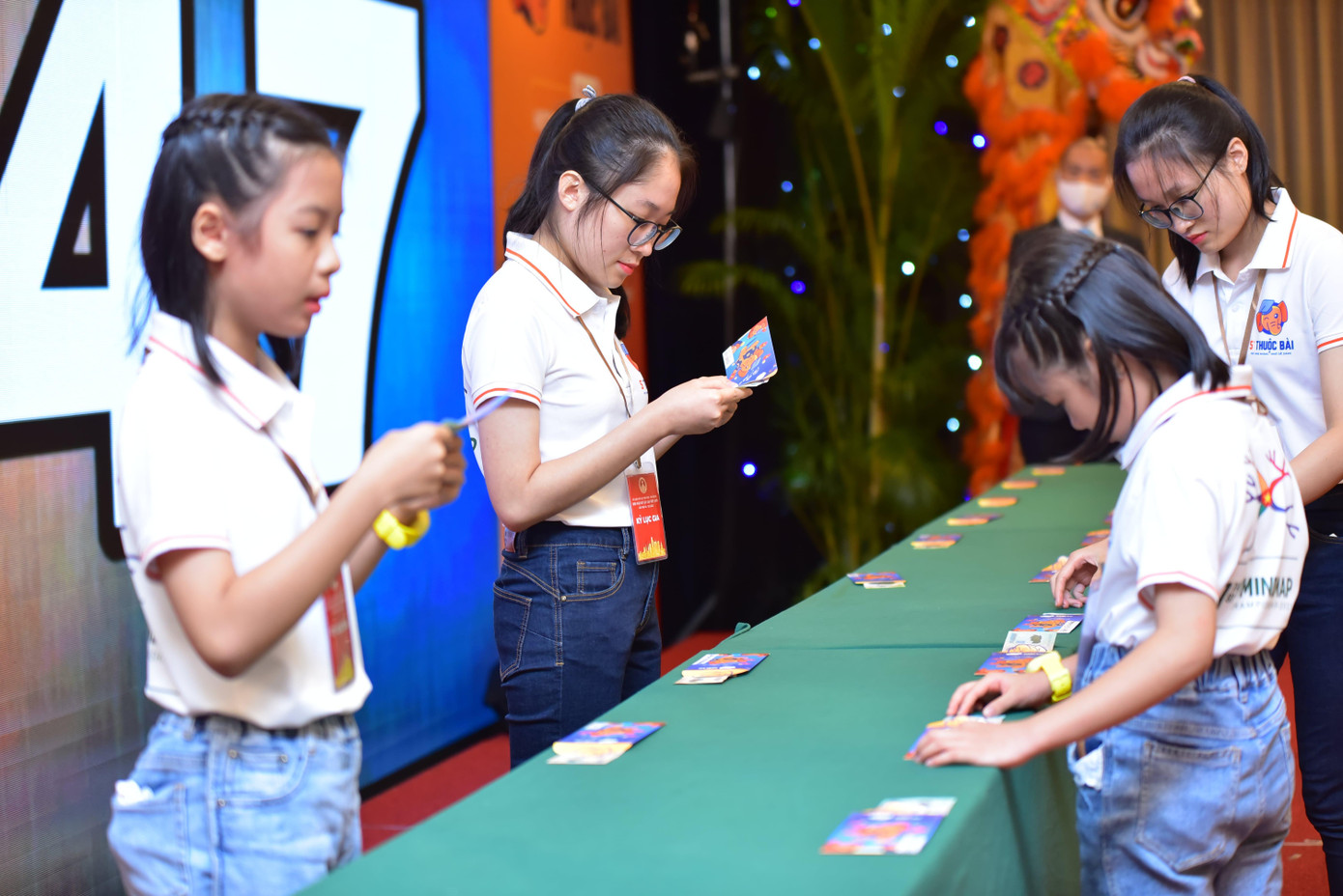 Màn hội ngộ đặc biệt của bộ tứ Siêu trí nhớ Gen Z: Ghi nhớ loạt dãy số seri tiền siêu đỉnh ảnh 6 Màn hội ngộ đặc biệt của bộ tứ Siêu trí nhớ Gen Z: Ghi nhớ loạt dãy số seri tiền siêu đỉnh ảnh 6