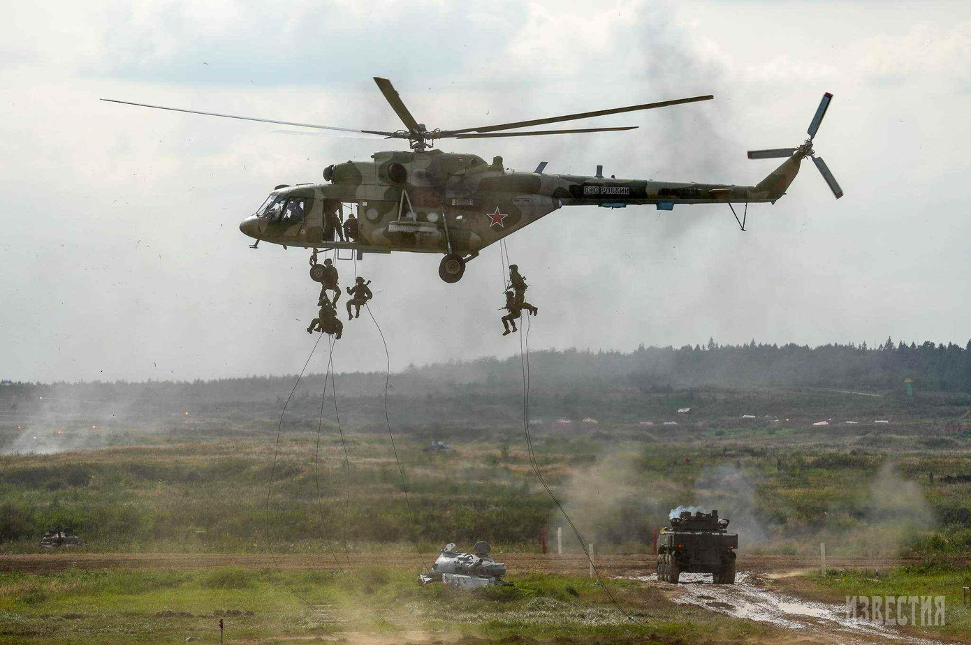 Đổ bộ từ trực thăng Mi-8AMTSh Đổ bộ từ trực thăng Mi-8AMTSh