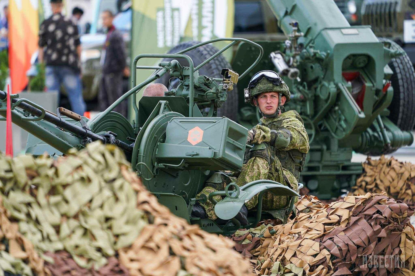 Súng phòng không ZU-23-2 ở vị trí khai hỏa Súng phòng không ZU-23-2 ở vị trí khai hỏa