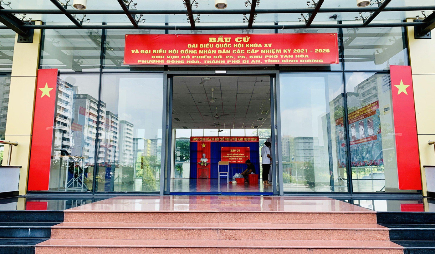 Khu vực bỏ phiếu tại khu B KTX ĐHQG TP. HCM đã hoàn tất công tác chuẩn bị.