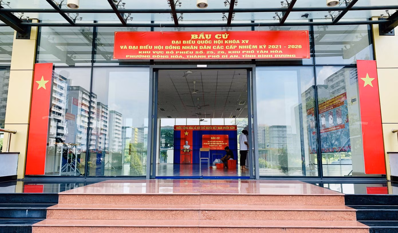 Khu vực bỏ phiếu tại khu B KTX ĐHQG TP. HCM đã hoàn tất công tác chuẩn bị.